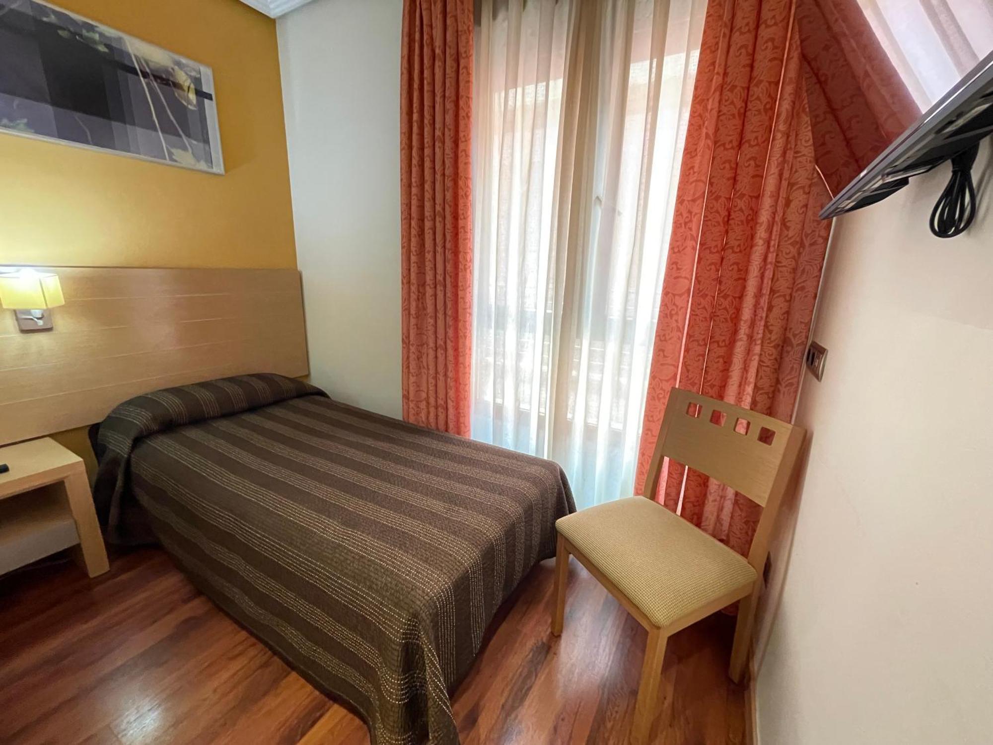 4c Bravo Murillo Hotel